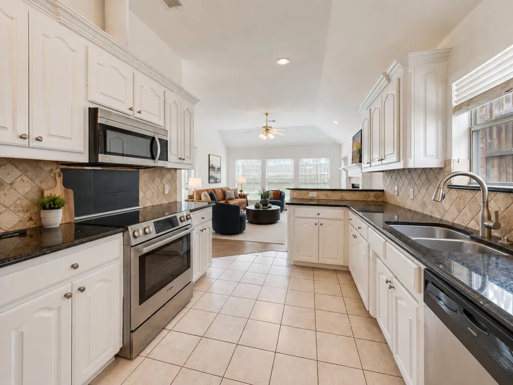 721 Herman Drive Hurst, TX 76054