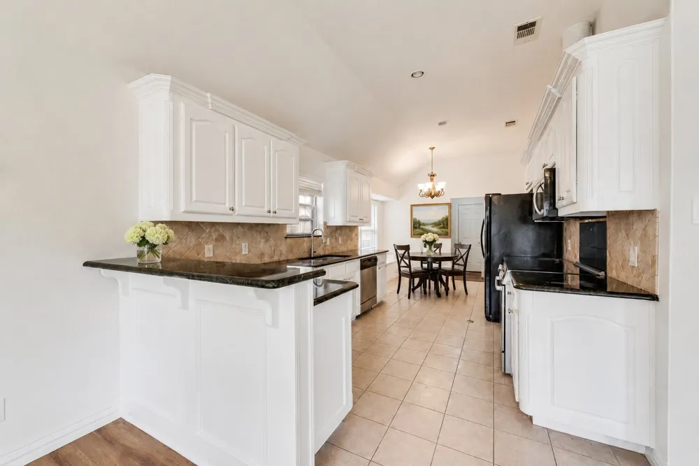 721 Herman Drive Hurst, TX 76054
