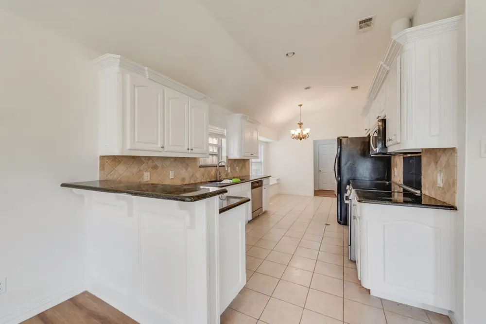 721 Herman Drive Hurst, TX 76054