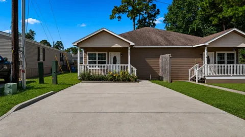 16697 E Forrestal