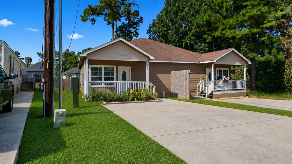 16697 E Forrestal Montgomery, TX 77316