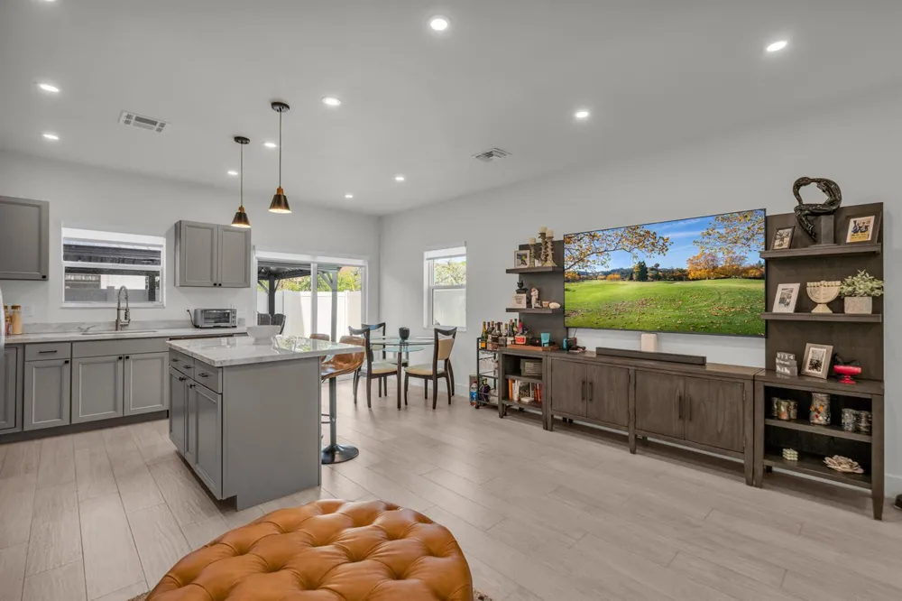 460 NW 27th Avenue Pompano Beach, FL 33069
