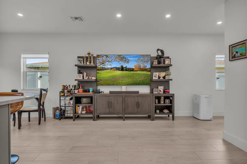 460 NW 27th Avenue Pompano Beach, FL 33069