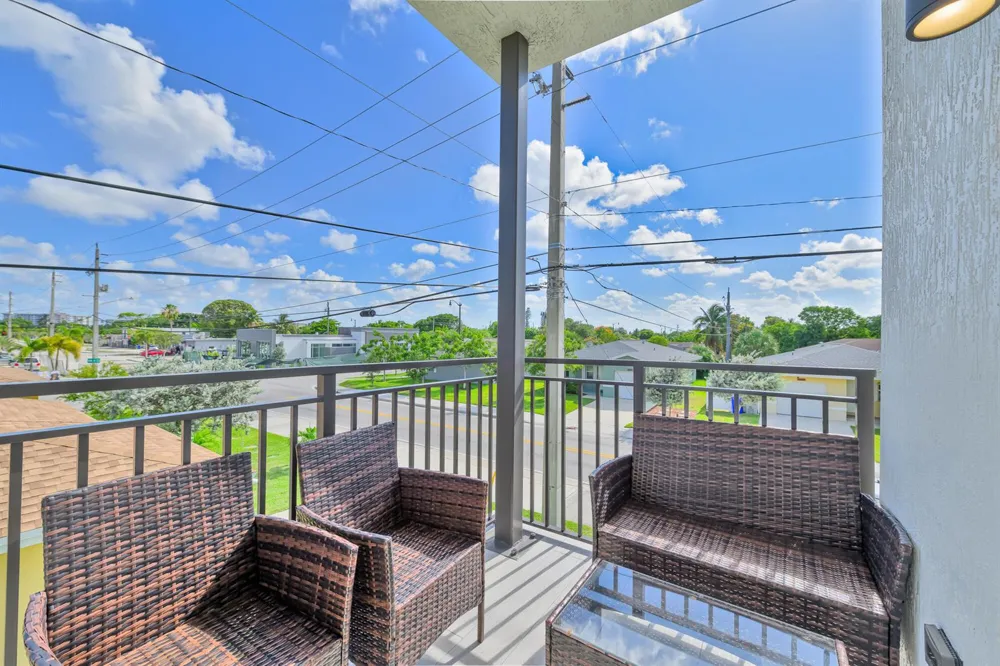460 NW 27th Avenue Pompano Beach, FL 33069