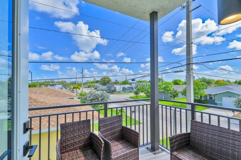 460 NW 27th Avenue Pompano Beach, FL 33069