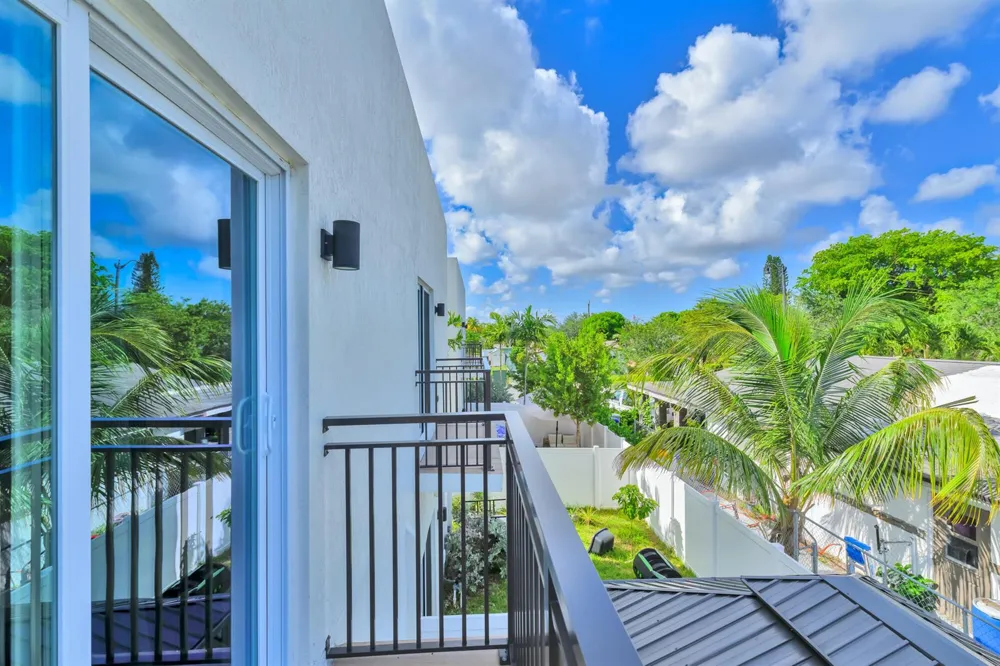 460 NW 27th Avenue Pompano Beach, FL 33069