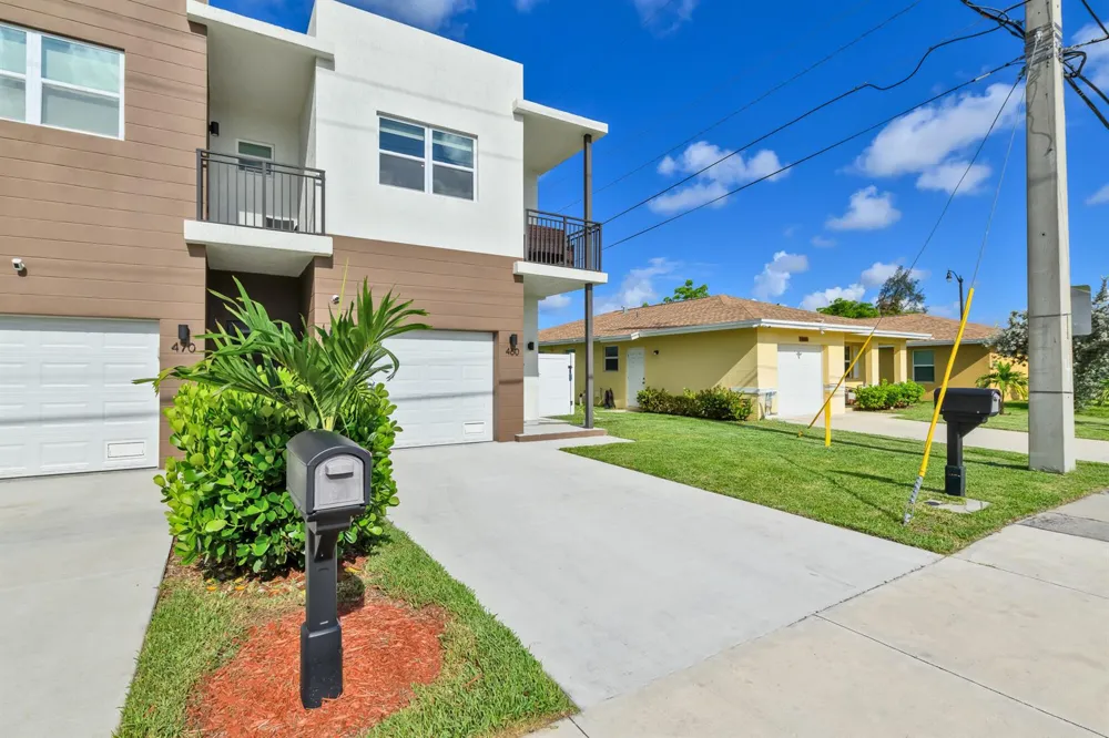 460 NW 27th Avenue Pompano Beach, FL 33069