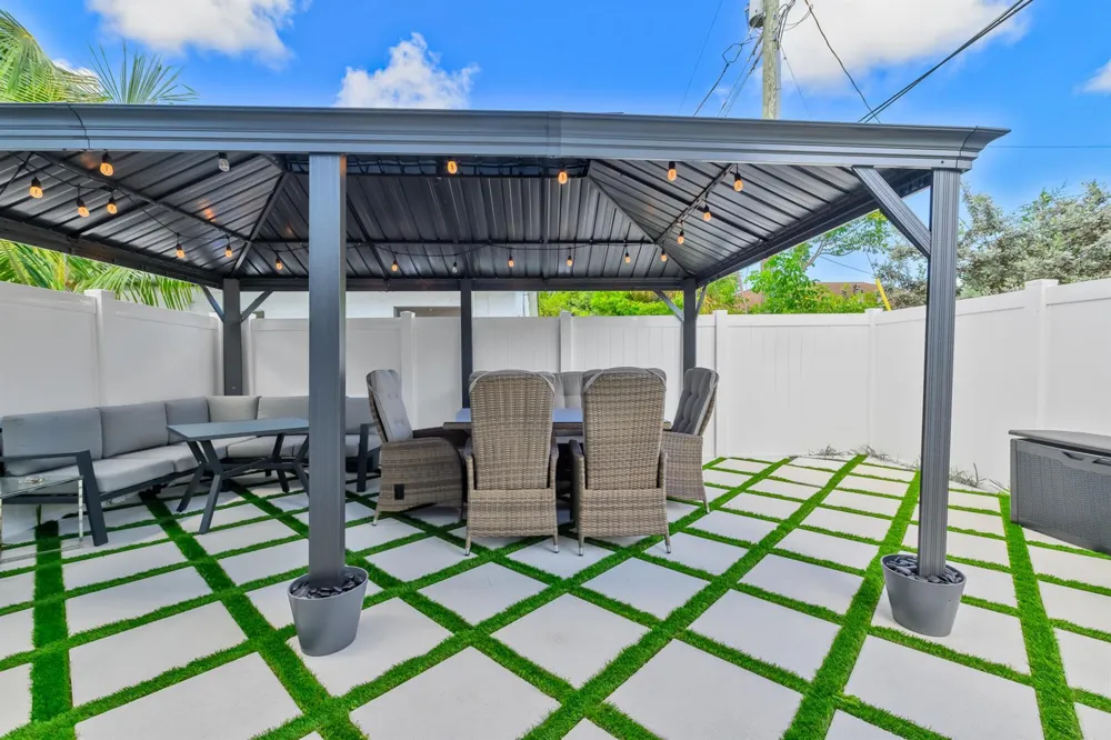 460 NW 27th Avenue Pompano Beach, FL 33069
