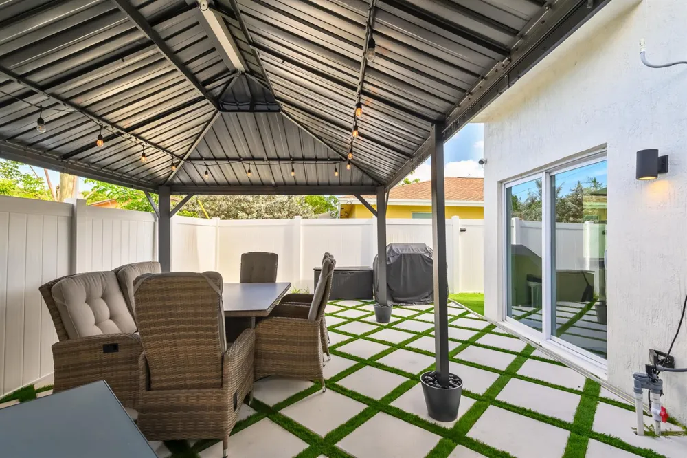 460 NW 27th Avenue Pompano Beach, FL 33069