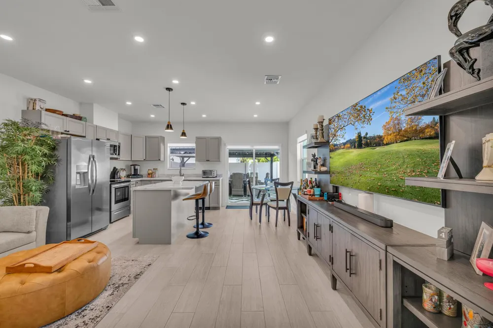 460 NW 27th Avenue Pompano Beach, FL 33069