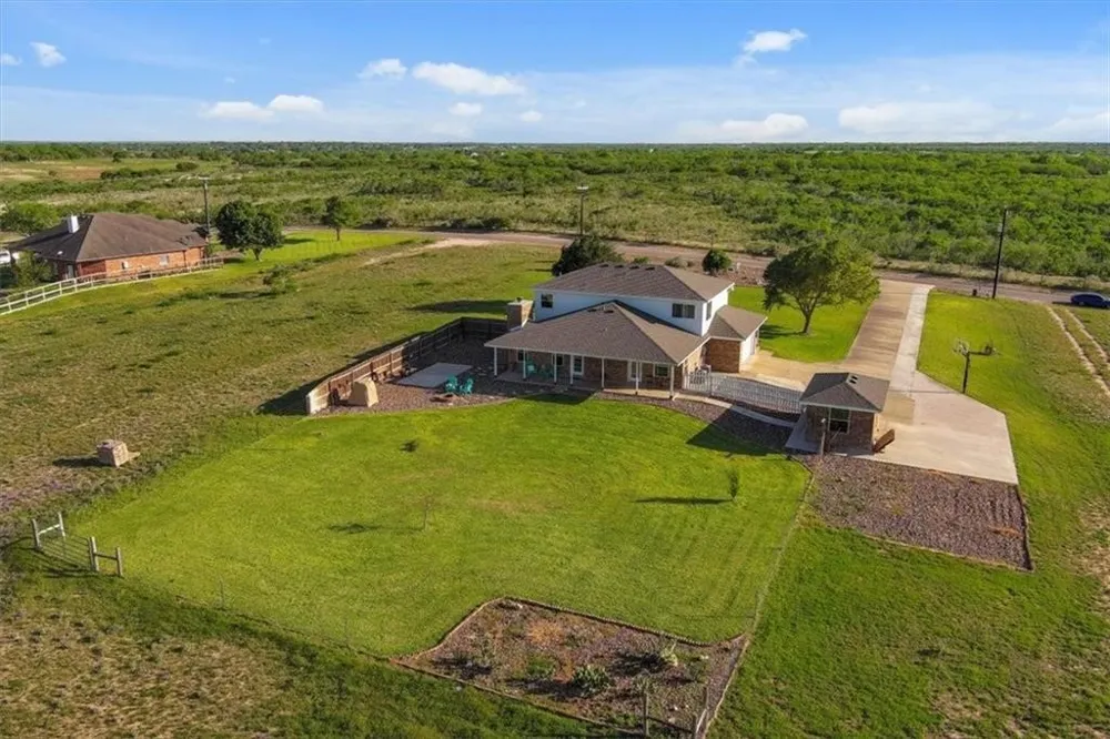 1414 CR 3651 Sandia, TX 78383