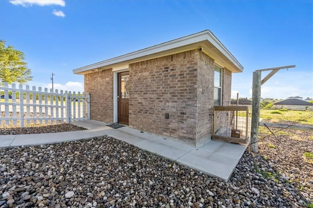1414 CR 3651 Sandia, TX 78383