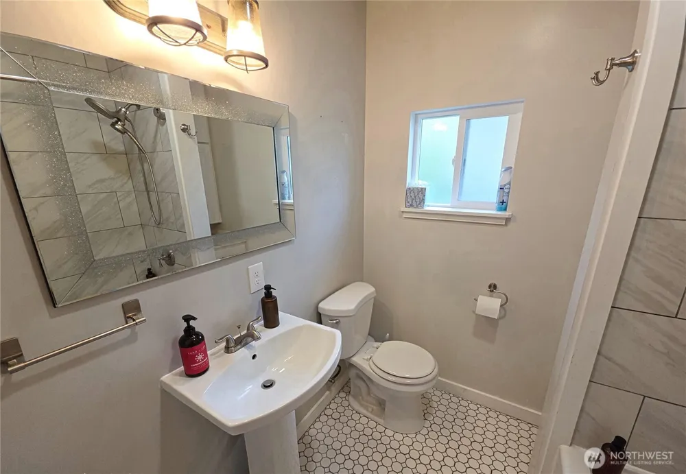 1002 Tecumseh Street Aberdeen, WA 98520