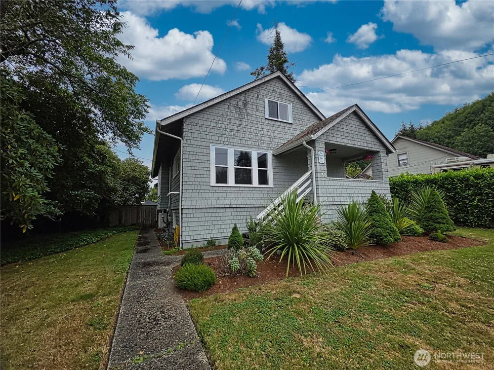 1002 Tecumseh Street Aberdeen, WA 98520