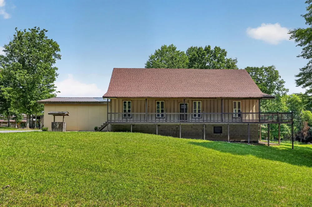 936 Stage Coach Road Palmer, TN 37365