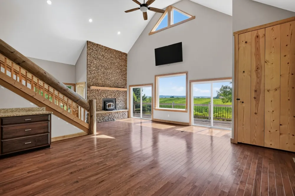936 Stage Coach Road Palmer, TN 37365
