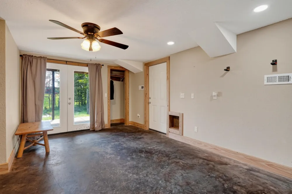 936 Stage Coach Road Palmer, TN 37365