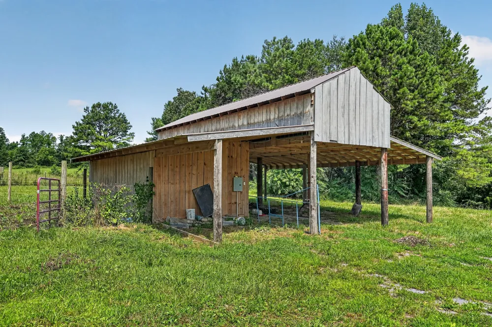 936 Stage Coach Road Palmer, TN 37365