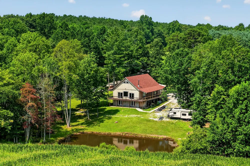 936 Stage Coach Road Palmer, TN 37365