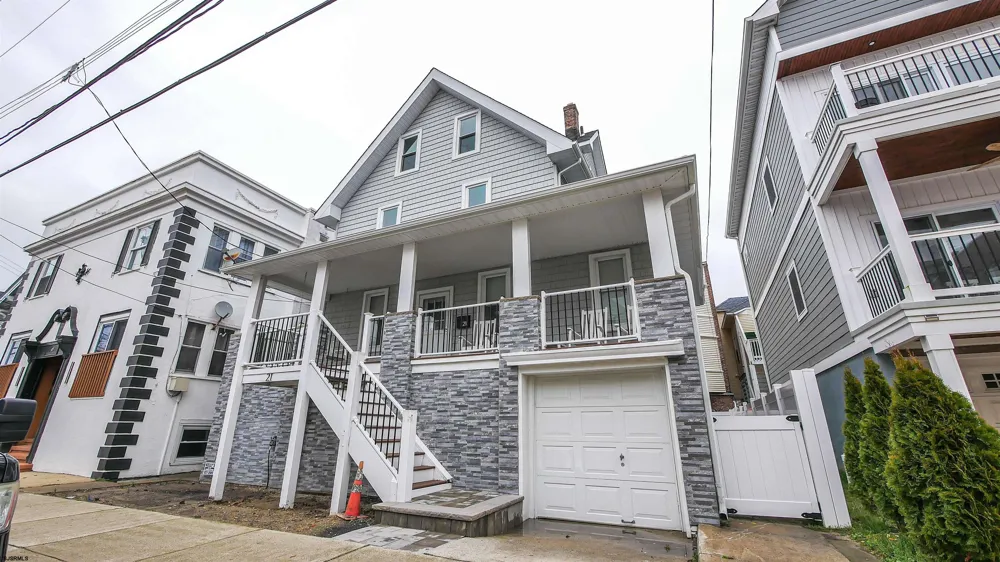 21 S Vassar Sq Ventnor, NJ 08406