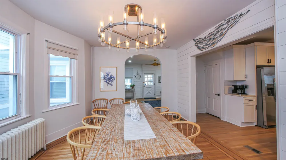 21 S Vassar Sq Ventnor, NJ 08406