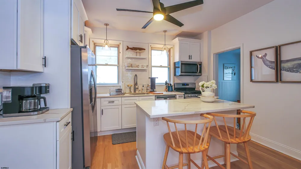 21 S Vassar Sq Ventnor, NJ 08406