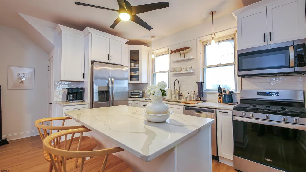 21 S Vassar Sq Ventnor, NJ 08406