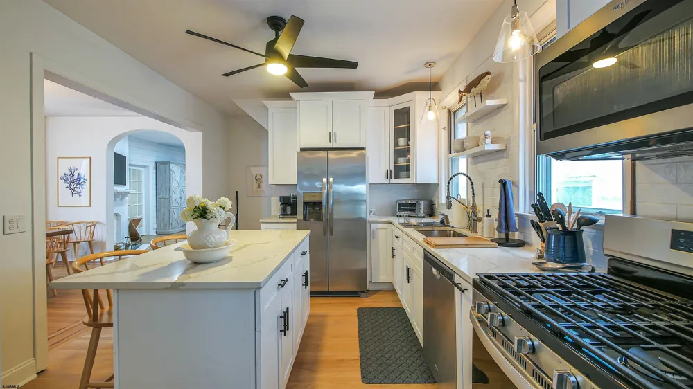 21 S Vassar Sq Ventnor, NJ 08406