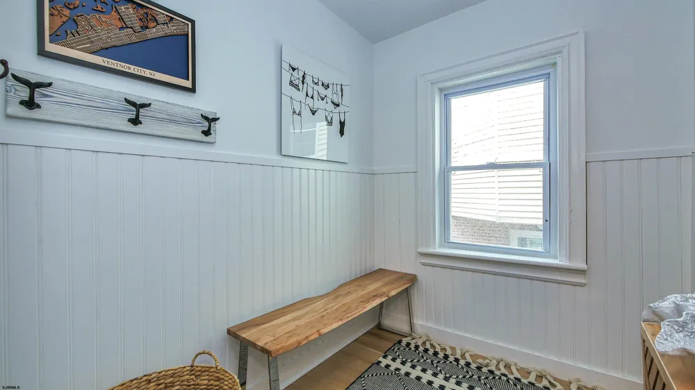 21 S Vassar Sq Ventnor, NJ 08406