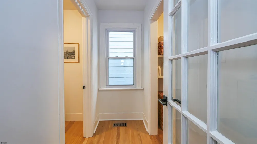 21 S Vassar Sq Ventnor, NJ 08406