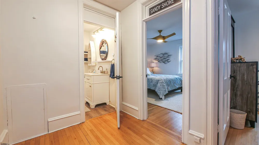 21 S Vassar Sq Ventnor, NJ 08406