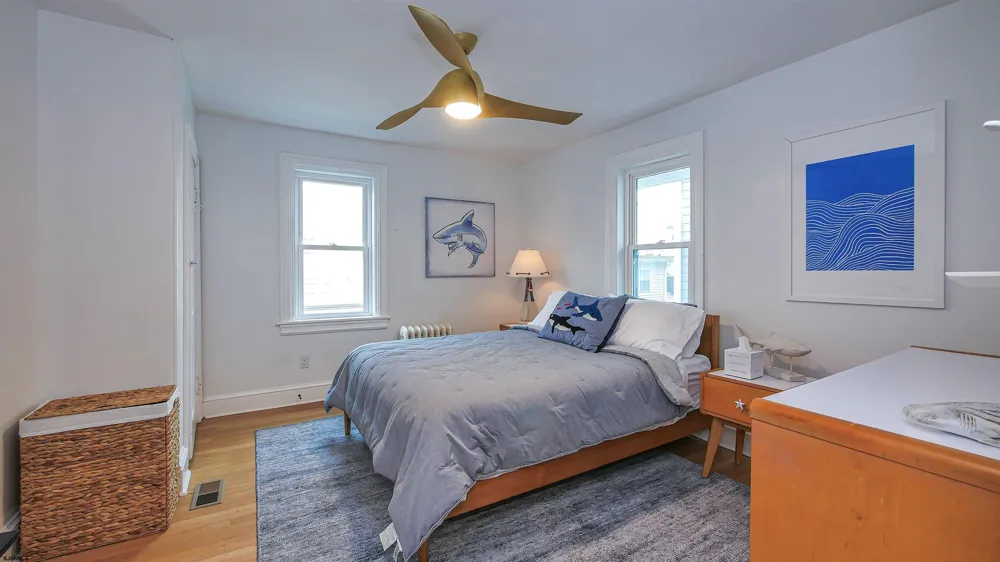 21 S Vassar Sq Ventnor, NJ 08406