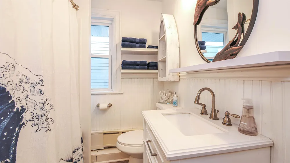 21 S Vassar Sq Ventnor, NJ 08406