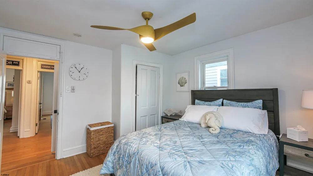 21 S Vassar Sq Ventnor, NJ 08406