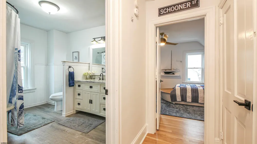21 S Vassar Sq Ventnor, NJ 08406