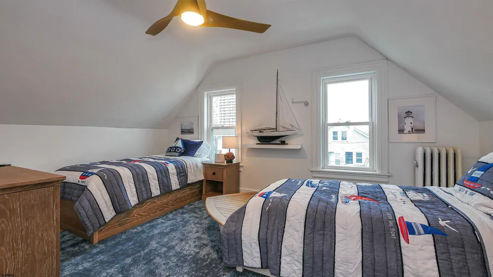 21 S Vassar Sq Ventnor, NJ 08406