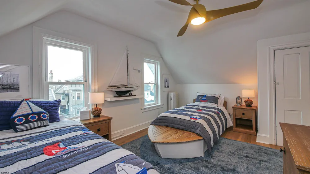 21 S Vassar Sq Ventnor, NJ 08406