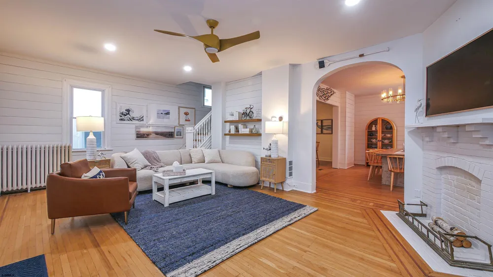 21 S Vassar Sq Ventnor, NJ 08406