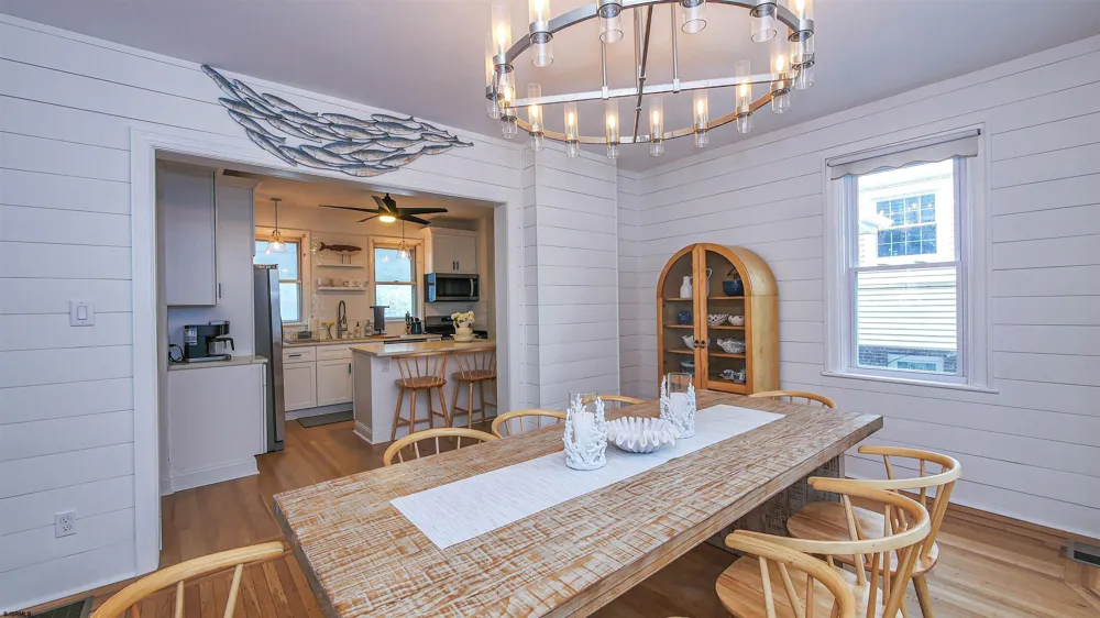 21 S Vassar Sq Ventnor, NJ 08406