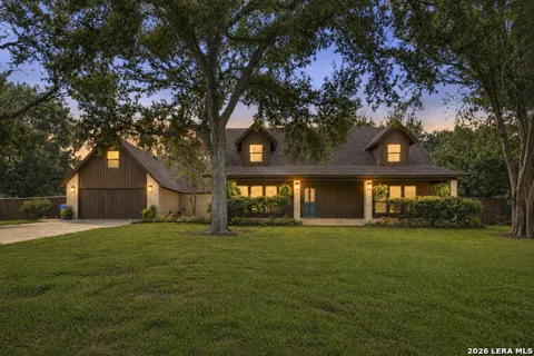 221 Montwood