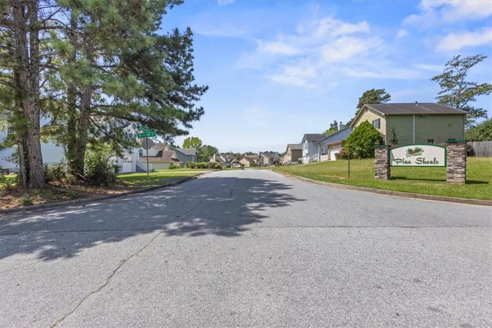 5604 Rockingwood Lane Atlanta, GA 30349