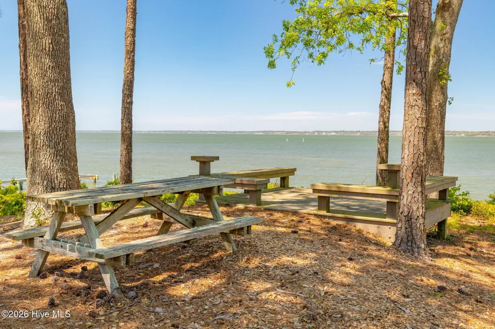 109 Oakleaf Drive Pine Knoll Shores, NC 28512
