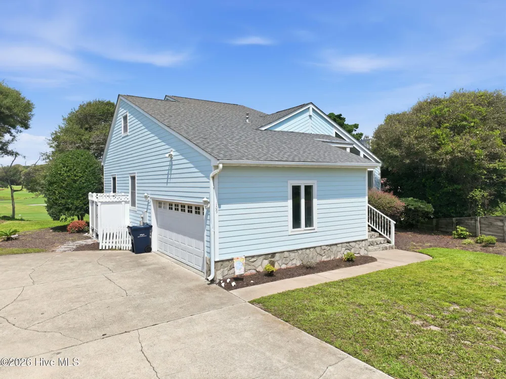 109 Oakleaf Drive Pine Knoll Shores, NC 28512