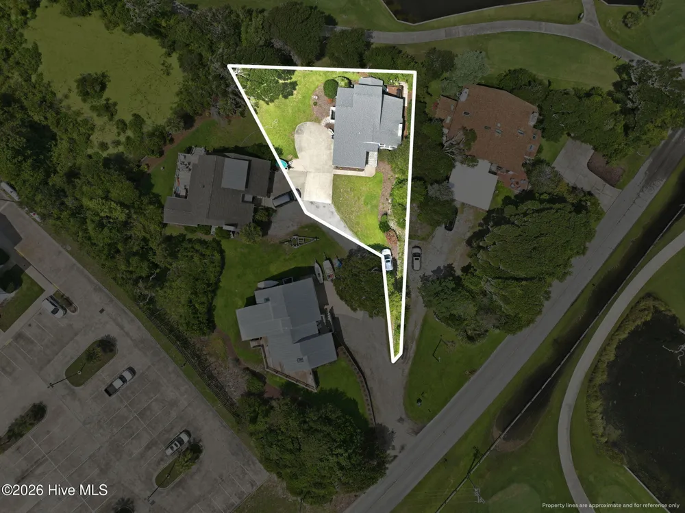 109 Oakleaf Drive Pine Knoll Shores, NC 28512