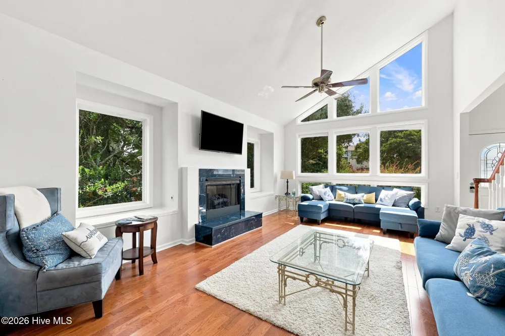 109 Oakleaf Drive Pine Knoll Shores, NC 28512