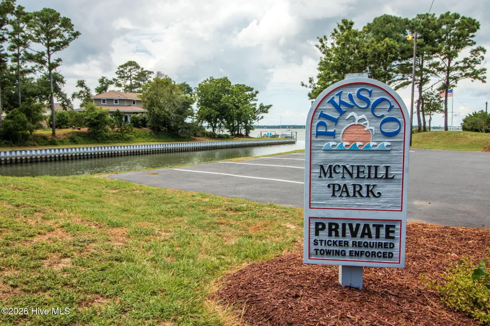 109 Oakleaf Drive Pine Knoll Shores, NC 28512