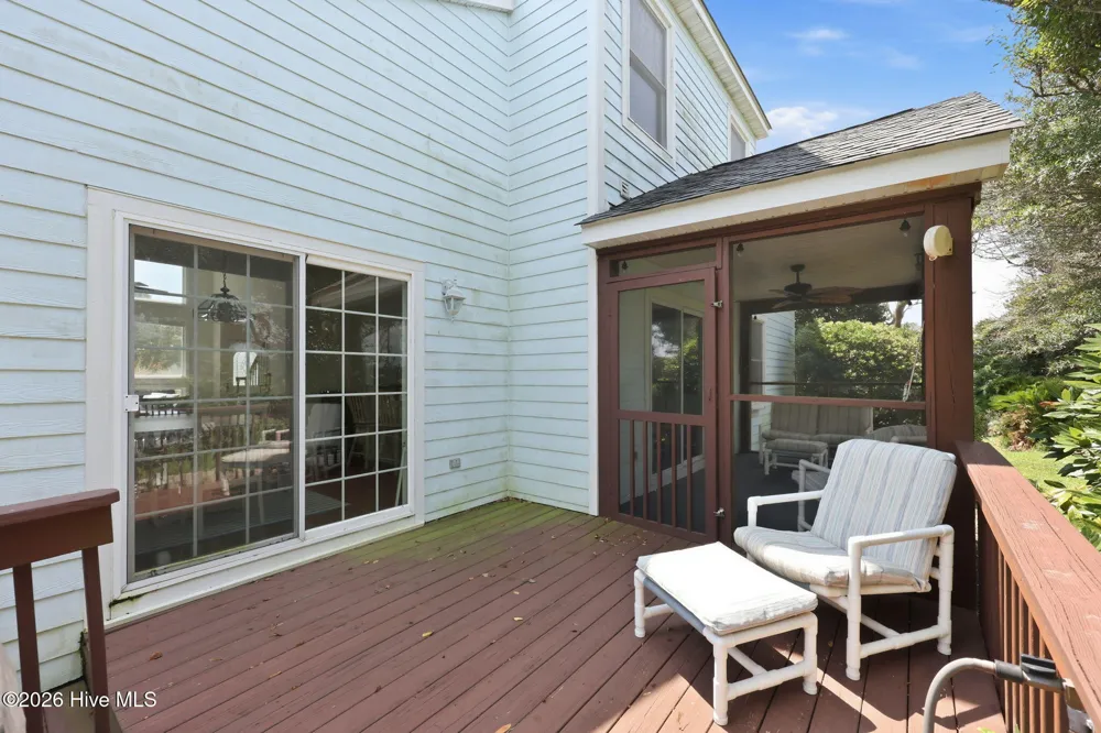 109 Oakleaf Drive Pine Knoll Shores, NC 28512