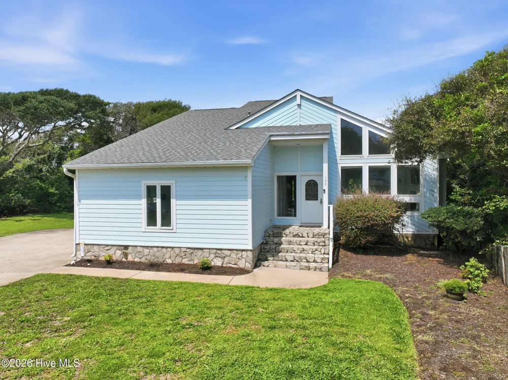 109 Oakleaf Drive Pine Knoll Shores, NC 28512