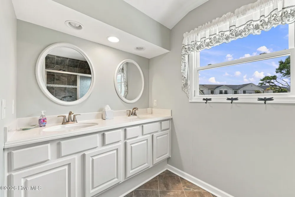 109 Oakleaf Drive Pine Knoll Shores, NC 28512
