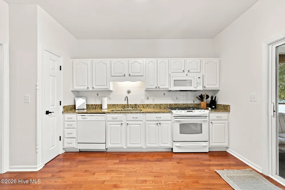 109 Oakleaf Drive Pine Knoll Shores, NC 28512